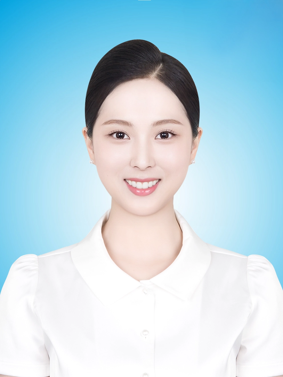 승무원 증명사진 38 · 흰 배경 정면 상반신